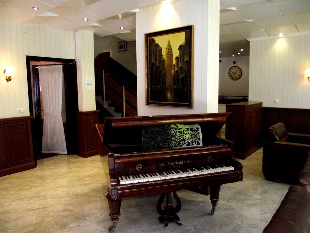Akman Hotel Кушадасы Экстерьер фото